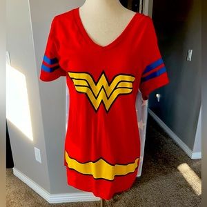 Wonder Woman Blue Stripes Juniors Costume Cosplay Cape T-Shirt DC Comics